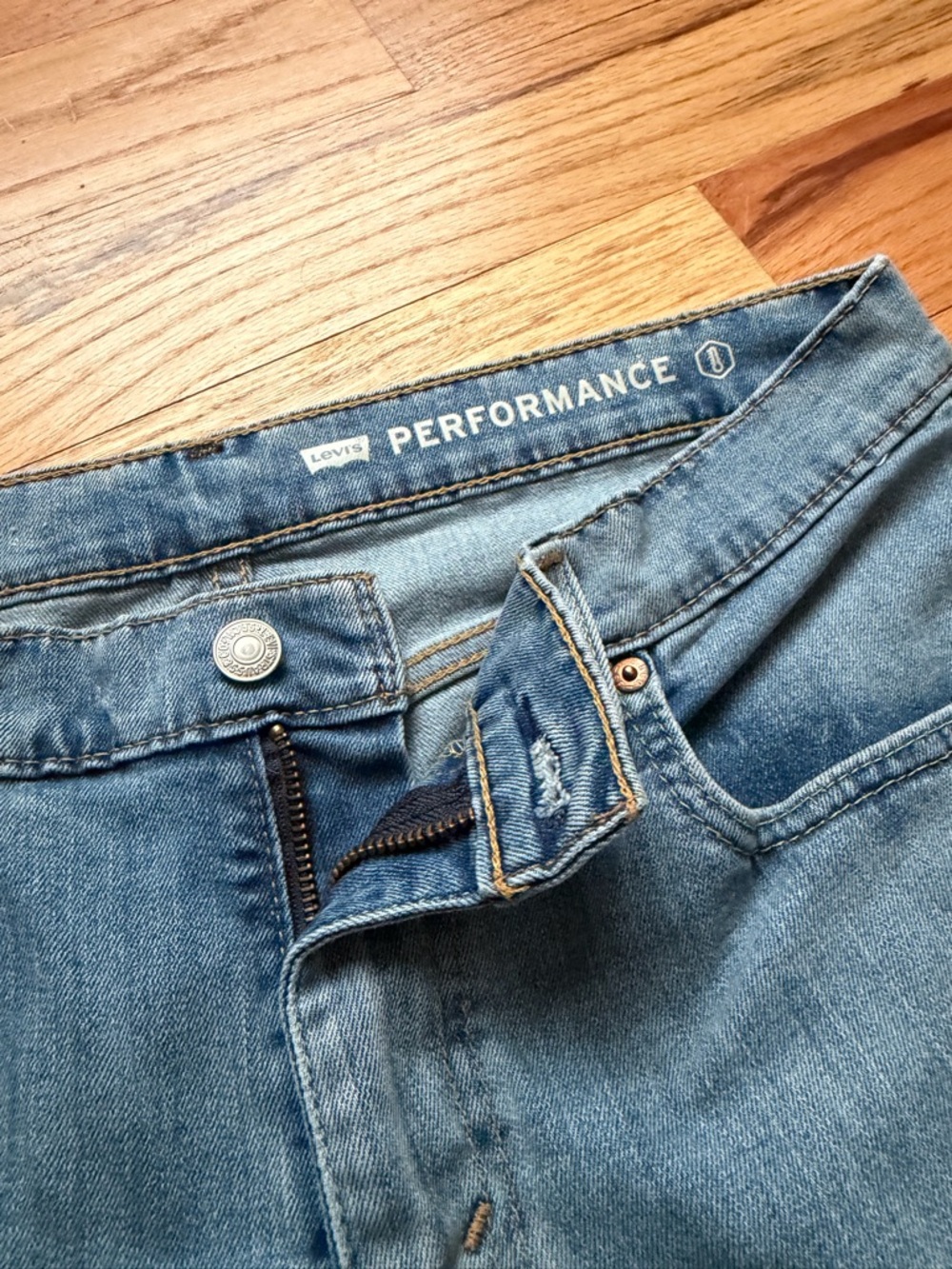 Levi's Performance Light Wash Women' Jeans